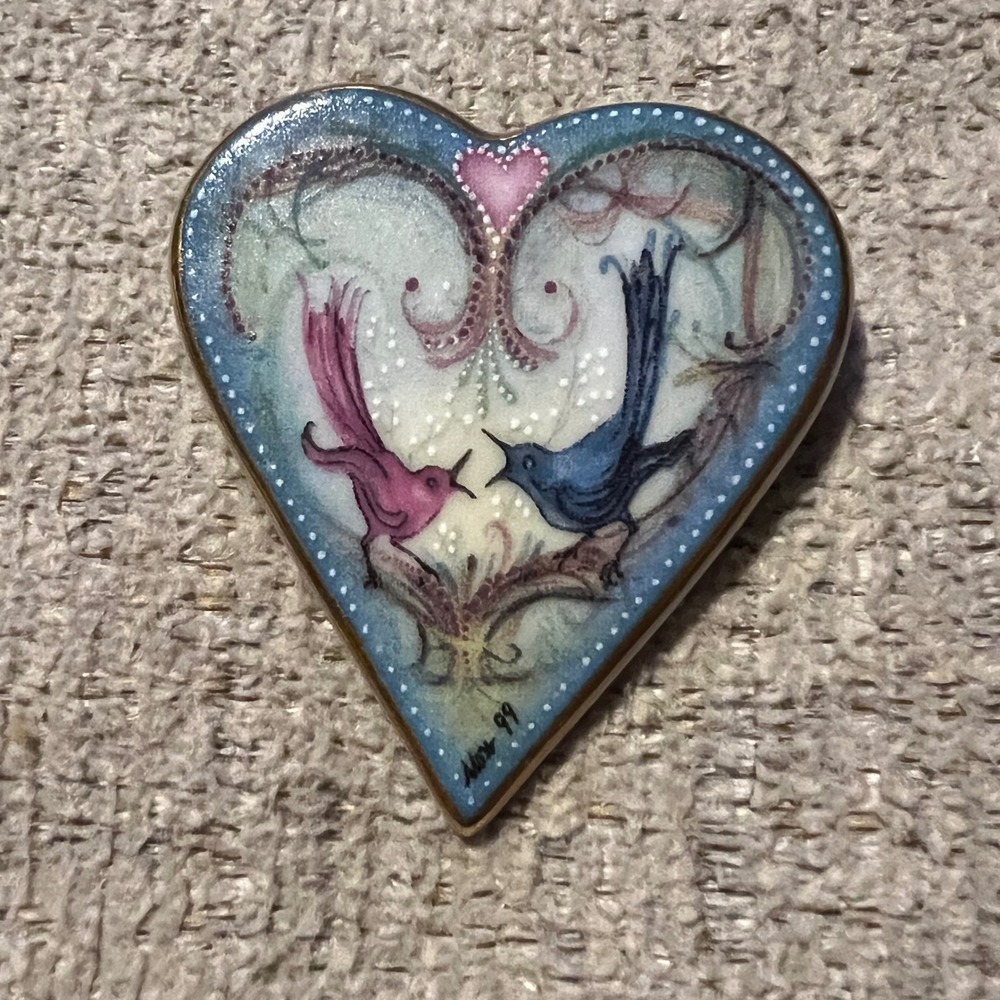 P. Buckley Moss Anna Perenna Anniversary Song Heart Bird Brooch Pendant 1999